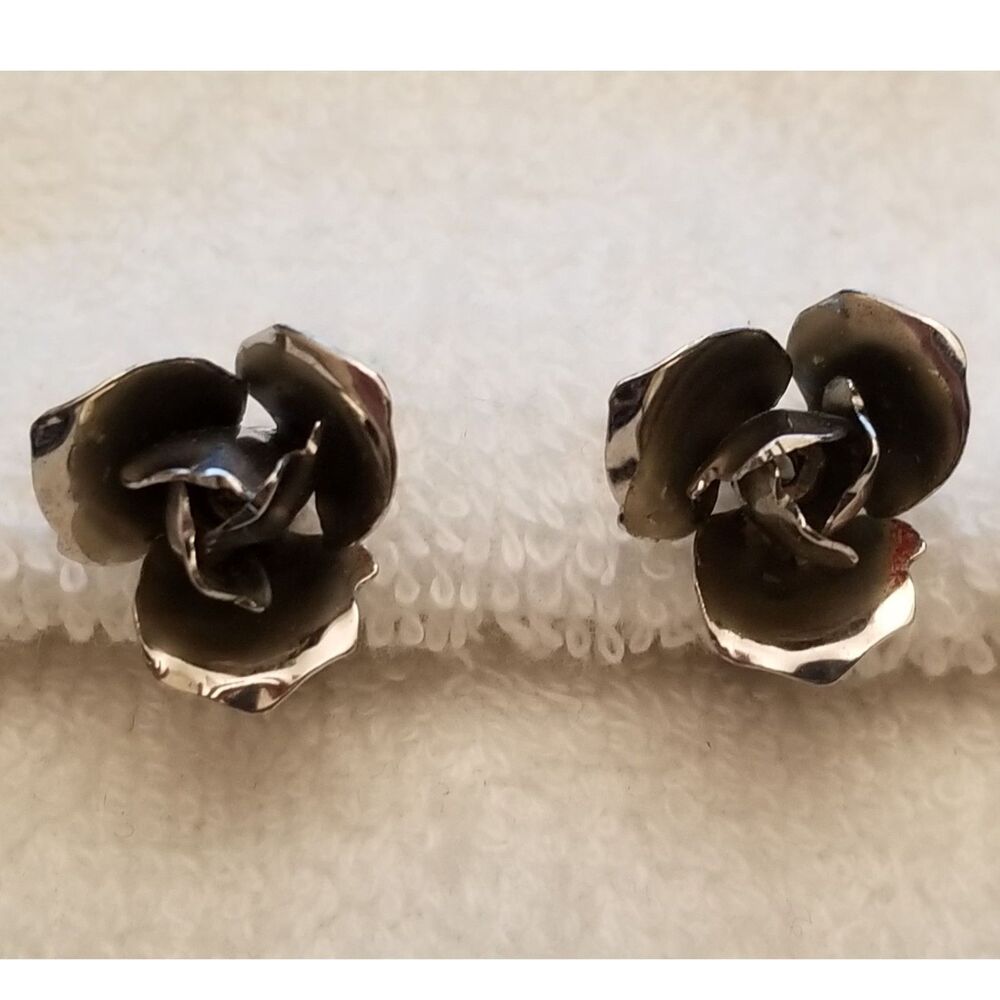 Vintage Silver Tone Screw Back Earrings